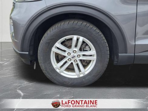 Used 2021 Ford Explorer XLT w/ Equipment Group 202A AWD/4WD image 34
