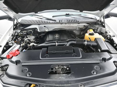Used 2016 Lincoln Navigator Select AWD/4WD image 39