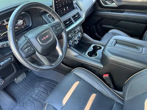 Used 2023 GMC Yukon XL AT4 w/ Technology Package AWD/4WD image 10