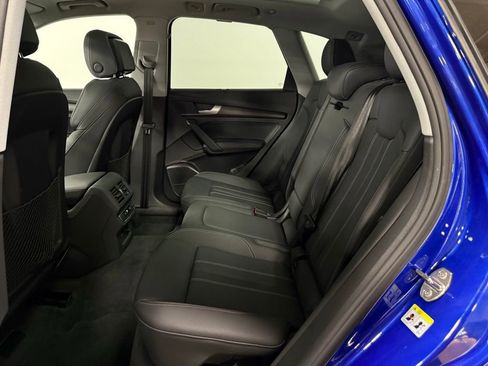 Used 2024 Audi Q5 e Premium Plus w/ Premium Plus Package image 17