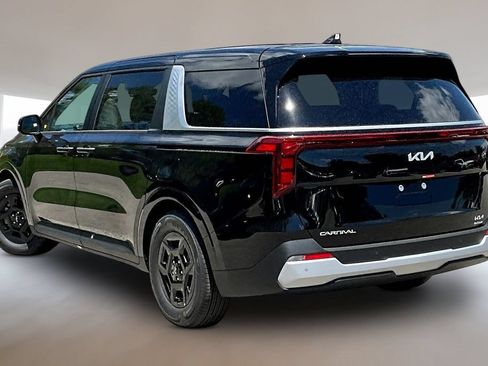 New 2026 Kia Carnival FWD image 3