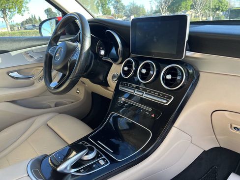 Used 2017 Mercedes-Benz GLC 300 w/ Premium 2 Package image 28