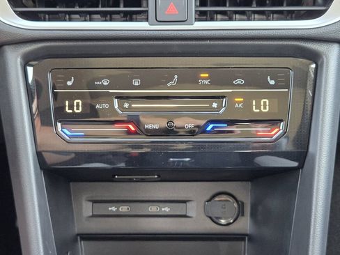 New 2026 Volkswagen Taos SE FWD image 18