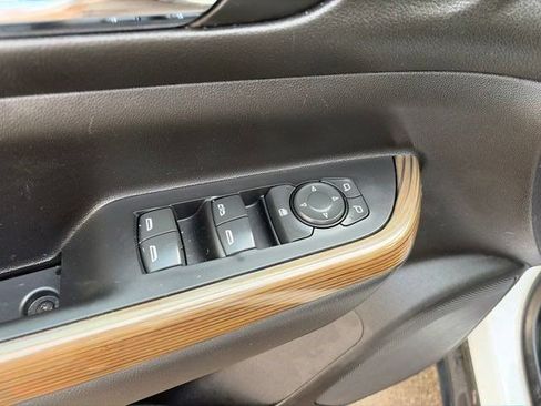Used 2023 GMC Acadia SLE FWD image 14