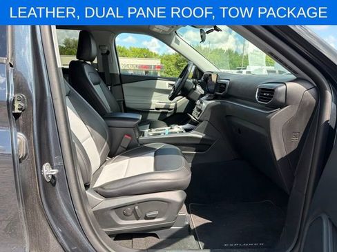 Used 2024 Ford Explorer XLT w/ Equipment Group 202A AWD/4WD image 17