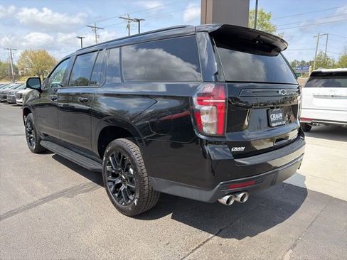 Used 2023 Chevrolet Suburban RST w/ Sport Performance Package AWD/4WD image 5