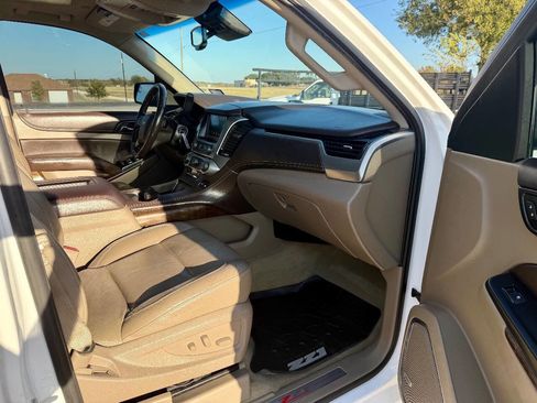 Used 2016 Chevrolet Suburban LT image 14