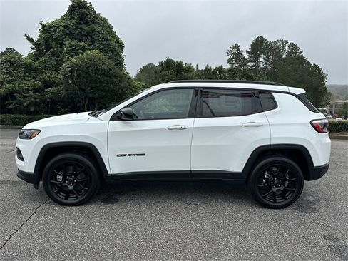 New 2026 Jeep Compass Latitude image 8