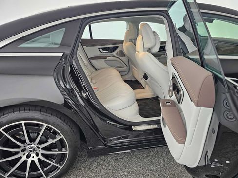 Used 2023 Mercedes-Benz EQS 450+ Sedan image 13