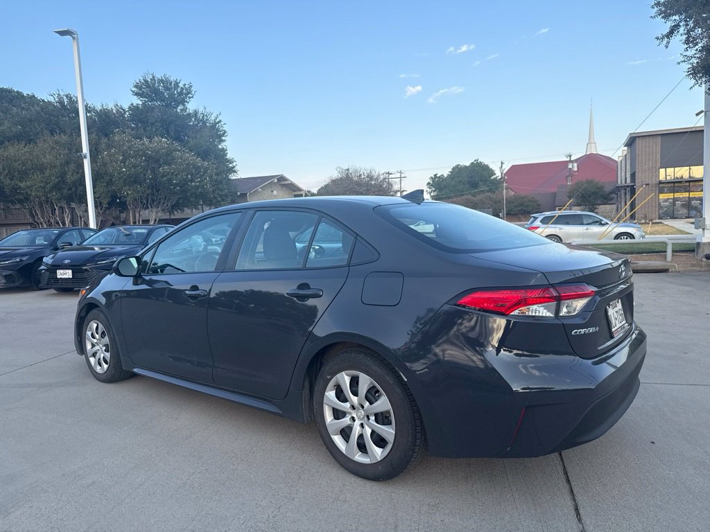 Used 2025 Toyota Corolla LE FWD image 9