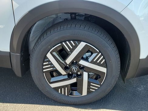 New 2026 Nissan Kicks SV w/ SV Premium Package FWD image 17