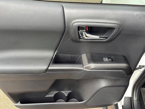 Used 2023 Toyota Tacoma TRD Sport image 17