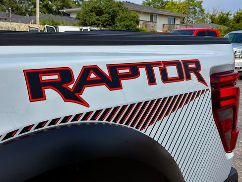 Used 2025 Ford F150 Raptor AWD/4WD image 8