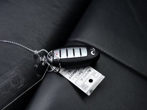 Used 2017 INFINITI Q50 Red Sport 400 image 16