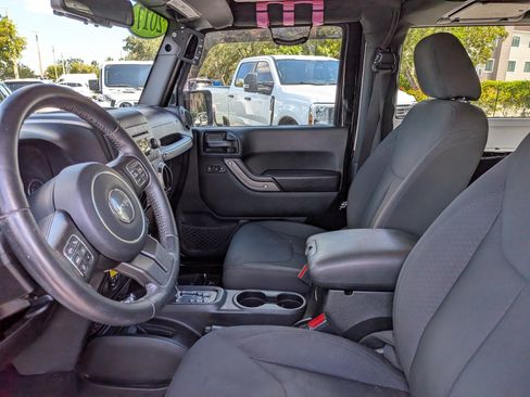 Used 2017 Jeep Wrangler Sport w/ Quick Order Package 24S AWD/4WD image 18