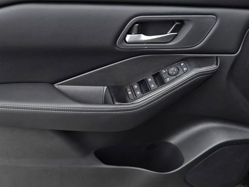 New 2026 Nissan Rogue SV FWD image 17