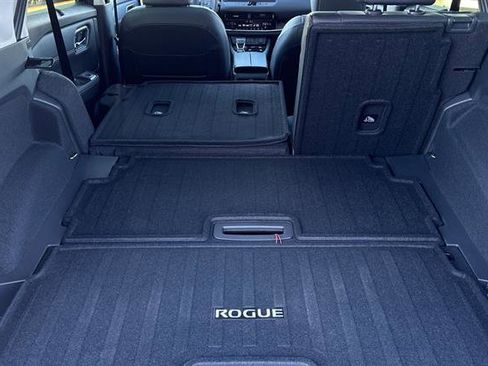 New 2025 Nissan Rogue Platinum w/ Tech Package image 12