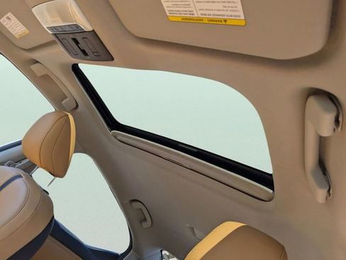 New 2025 Nissan Sentra SV w/ SV Premium Package FWD image 16