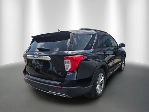 Used 2023 Ford Explorer XLT w/ Equipment Group 202A RWD image 4