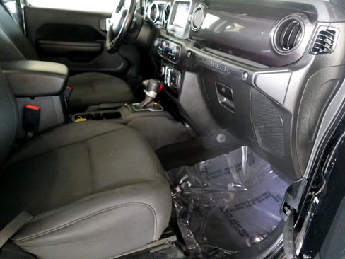 Used 2020 Jeep Wrangler Unlimited Sport image 10