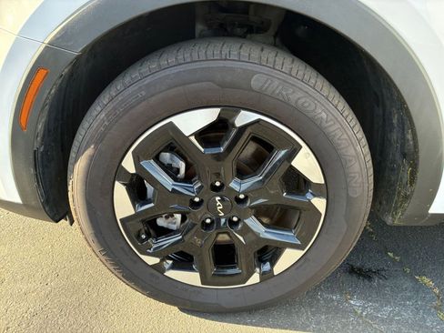 Used 2024 Kia Sorento S FWD image 31