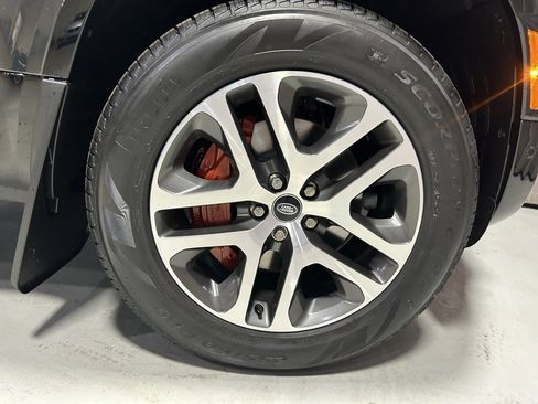 Used 2024 Land Rover Defender 130 X image 29