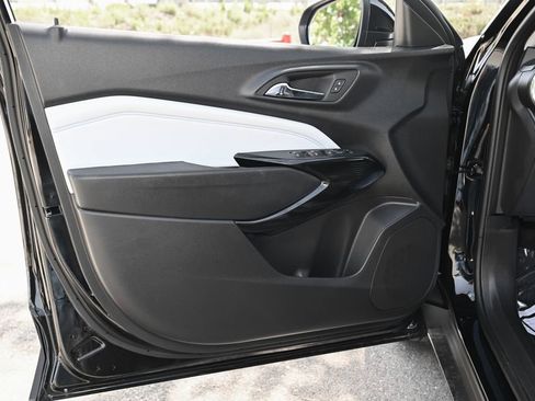 New 2026 Chevrolet Trax LT w/ LPO, Blackout Package FWD image 17