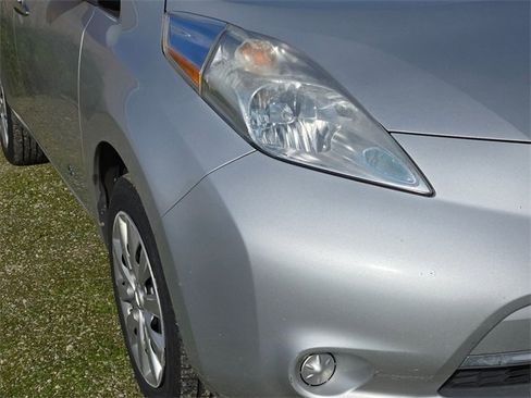 Used 2015 Nissan Leaf S w/ Charge Package image 4