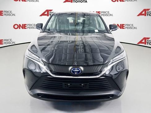 Used 2022 Toyota Venza LE AWD/4WD image 2