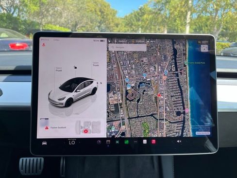 Used 2023 Tesla Model 3 Performance image 7