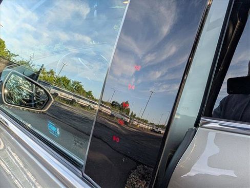 Used 2017 Lincoln MKX Select w/ Lincoln MKX Climate Package FWD image 10