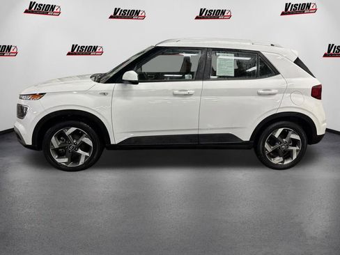 Certified 2025 Hyundai Venue SEL image 8