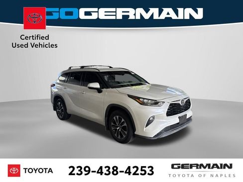 Used 2020 Toyota Highlander XLE FWD image 9