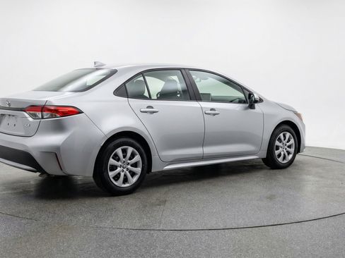 Used 2025 Toyota Corolla LE FWD image 9