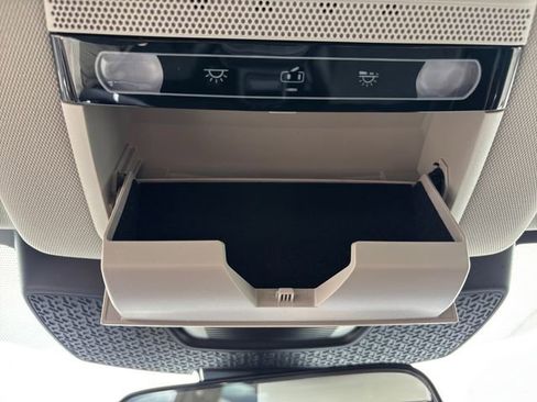 Used 2025 Nissan Ariya FWD image 30