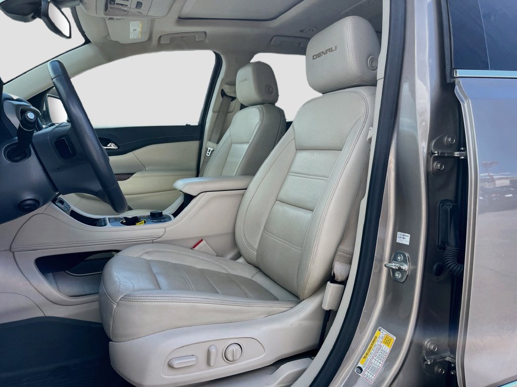 Used 2022 GMC Acadia Denali w/ Trailering Package FWD image 12