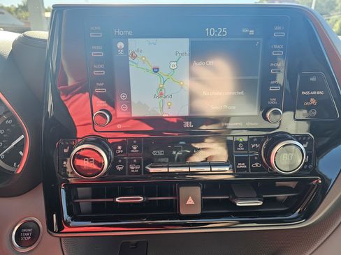 Certified 2021 Toyota Highlander Limited image 24