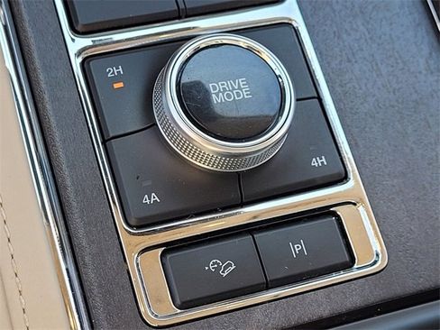 Used 2022 Ford Expedition Platinum image 26