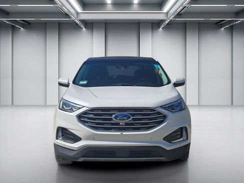 Used 2019 Ford Edge Titanium w/ Equipment Group 301A AWD/4WD image 2