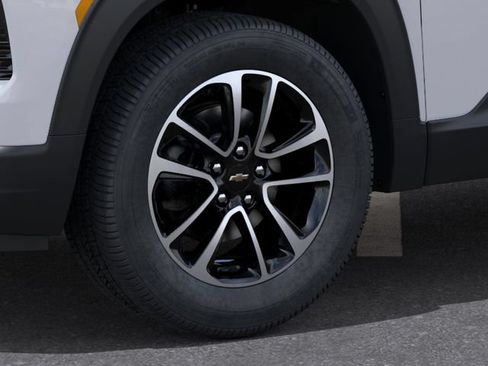 New 2026 Chevrolet TrailBlazer LT w/ LT Cold Weather Package FWD image 9