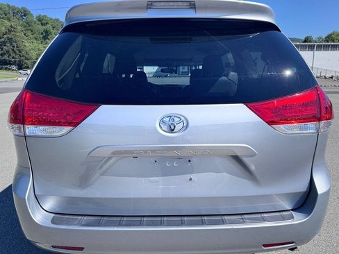 Used 2013 Toyota Sienna XLE AWD/4WD image 13