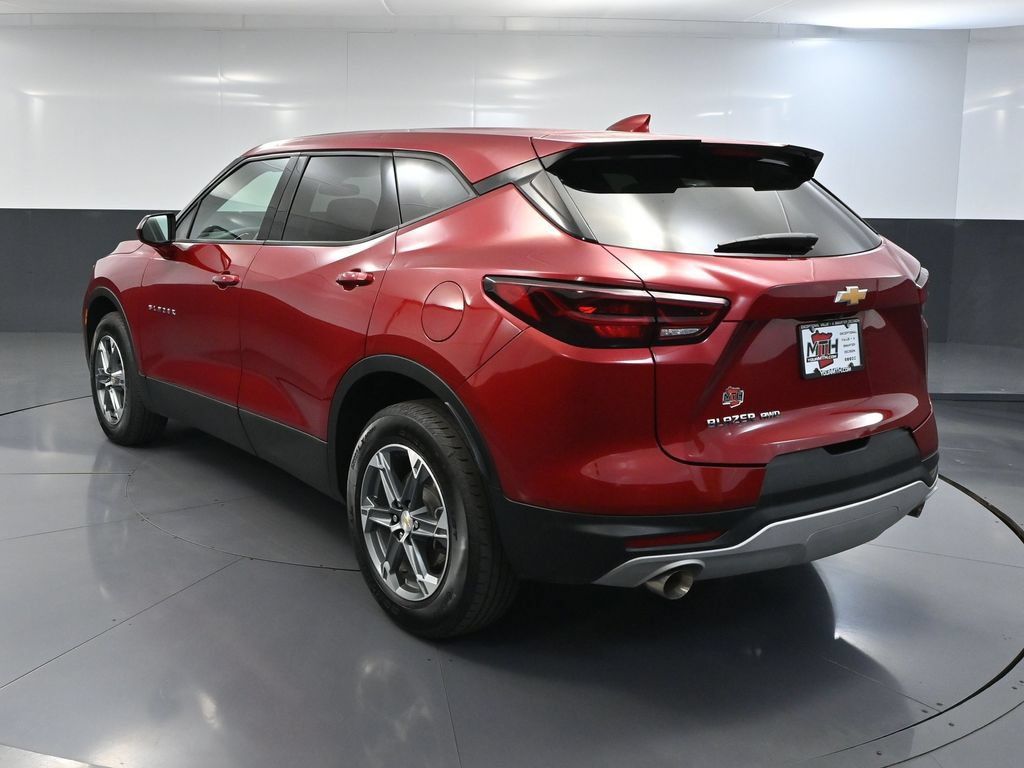 Used 2025 Chevrolet Blazer LT AWD/4WD image 6