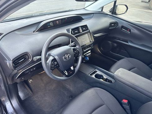 Used 2020 Toyota Prius LE image 12
