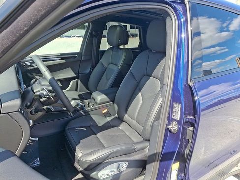 Used 2025 Porsche Macan image 5