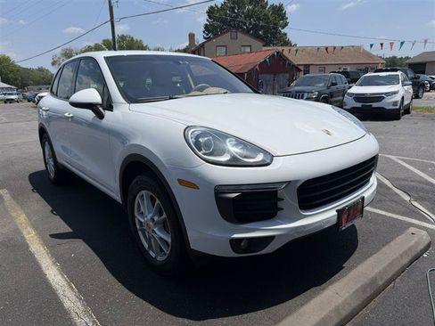 Used 2016 Porsche Cayenne AWD/4WD image 1