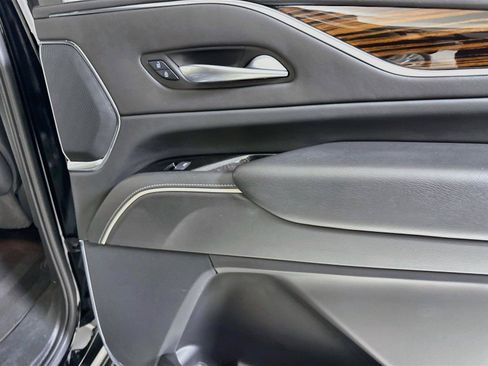 Used 2024 Cadillac Escalade ESV Premium Luxury AWD/4WD image 32