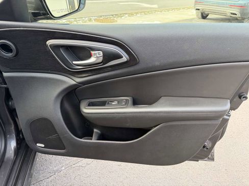 Used 2016 Chrysler 200 C w/ Navigation & Sound Group I image 20
