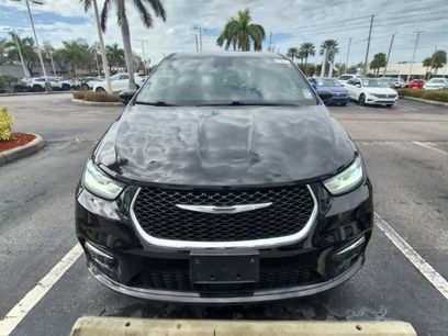 Used 2026 Chrysler Pacifica Select