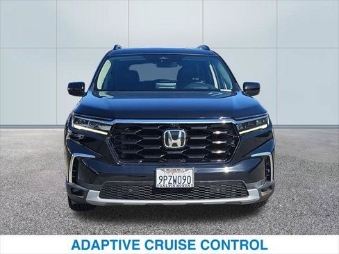 Certified 2025 Honda Pilot Elite image 3