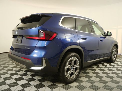 Used 2025 BMW X1 xDrive28i w/ Convenience Package AWD/4WD image 3